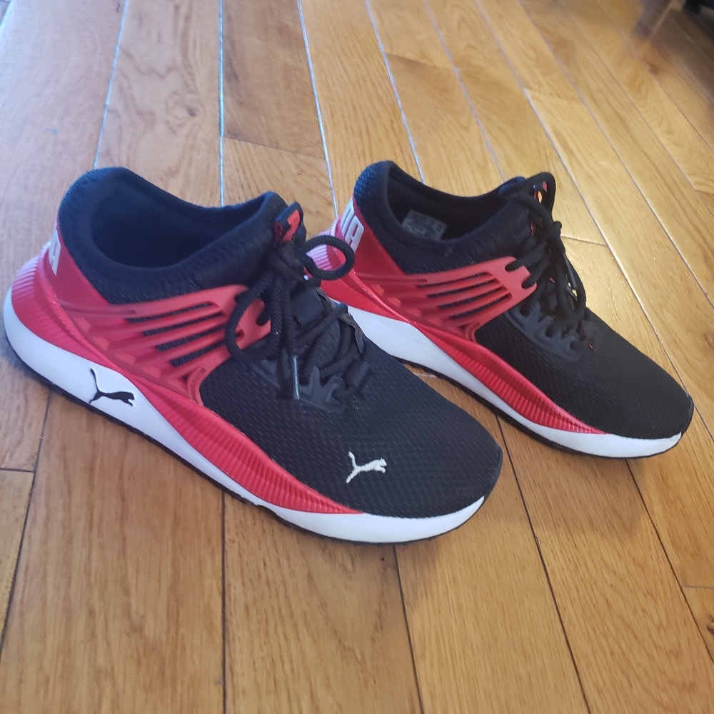 Boy Puma Pacer Future JR Shoes SZ. 4